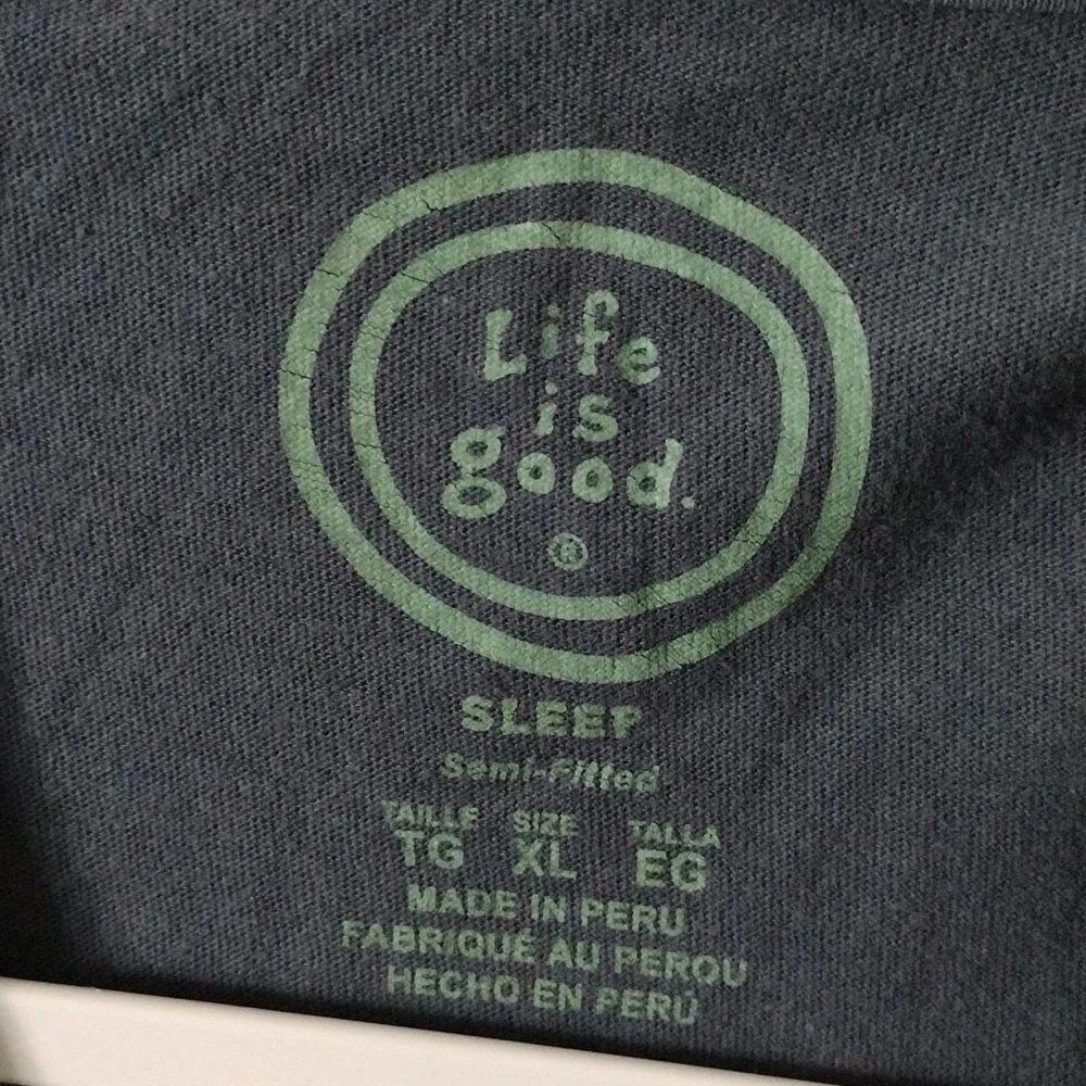 Life is Good mens XL sleep football t-shirt - Picture 2 of 2